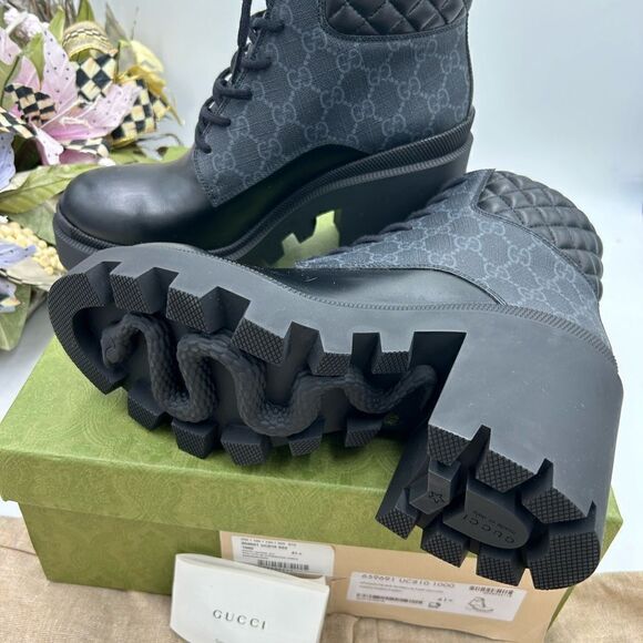 Women’s Gucci GG Supreme monogram boots size 11.5 fits smaller made in Italy - Picture 8 of 10
